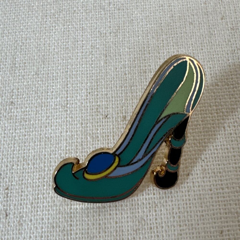 Disney Princess High Heels Pin Set Of 7 - Picture 9 of 16